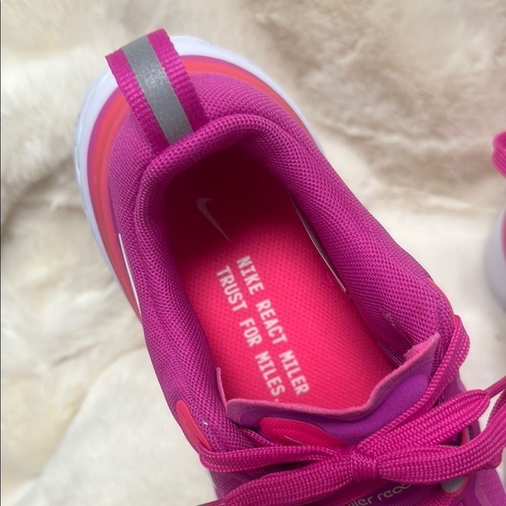 Nike Miler React Pink and White Athletic Shoes with Breathable Mesh - Picture 2 of 11